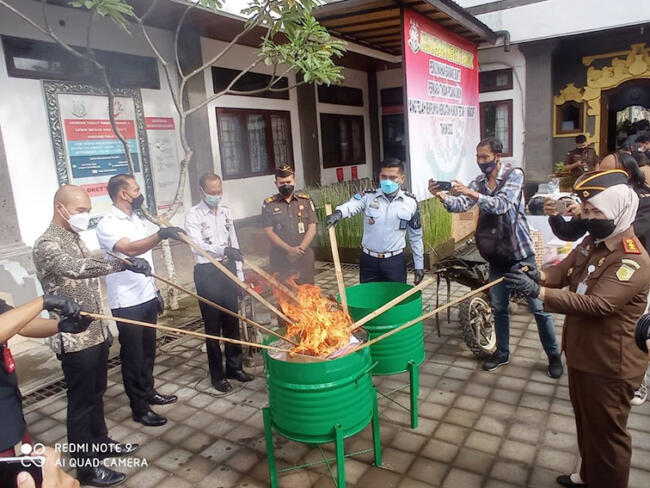 pemusnahan barang bukti oleh kejaksaan negeri bangli