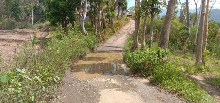 jalan rusak