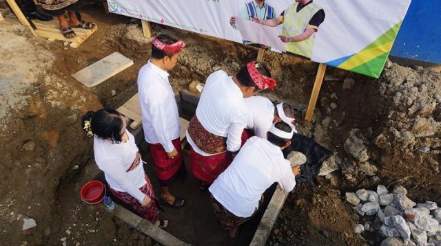 peletakan batu pertama