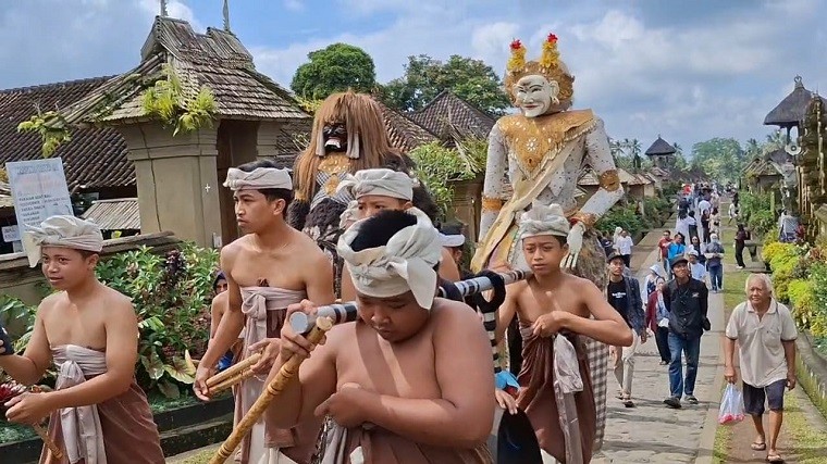 barong landung