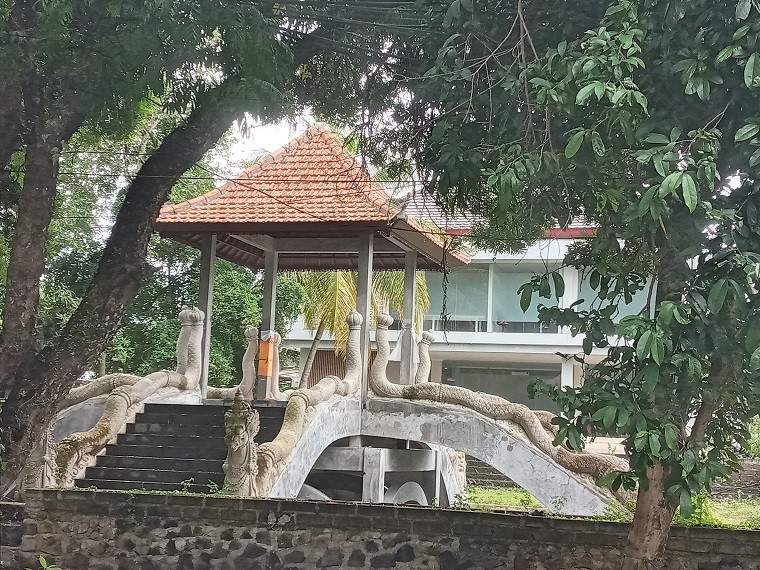 bale kambang