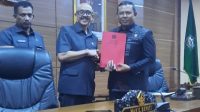 rapat dprd2