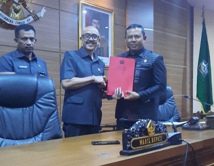 rapat dprd2