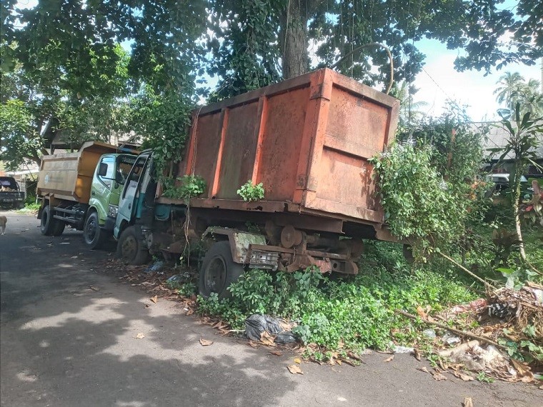 truk sampah