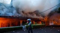 bakar rumah1x