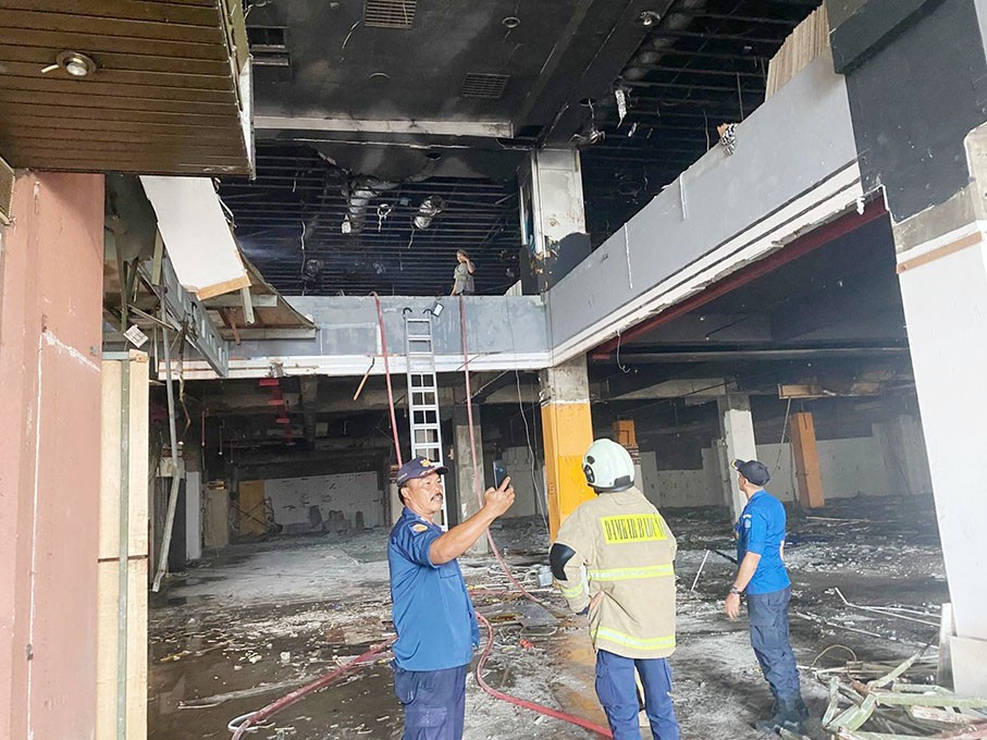 kebakaran mall1