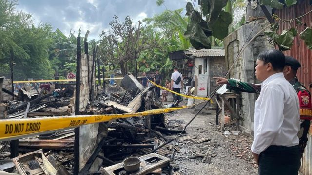 kios terbakar1