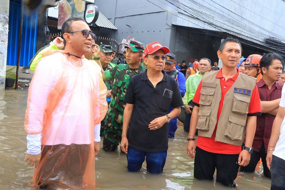 koster tinjau banjir1
