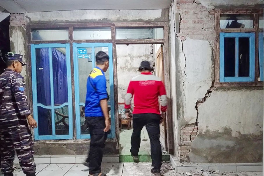 rumah rusak1
