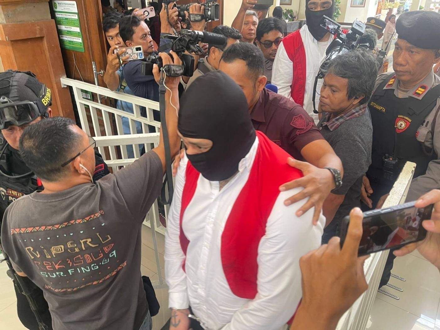 1 disidang1 1 disidang1