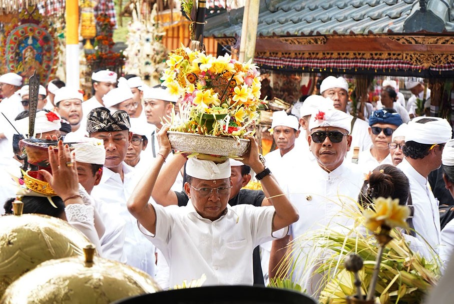 ngenteg linggih1 ngenteg linggih1