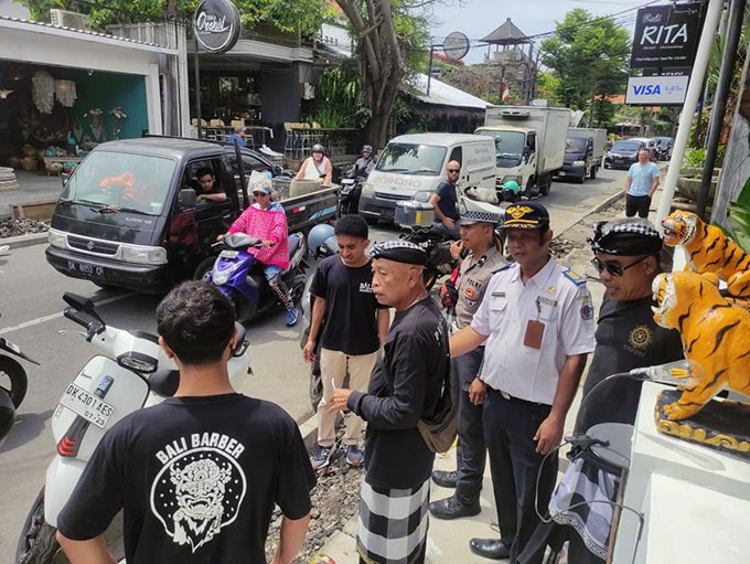 parkir liar parkir liar