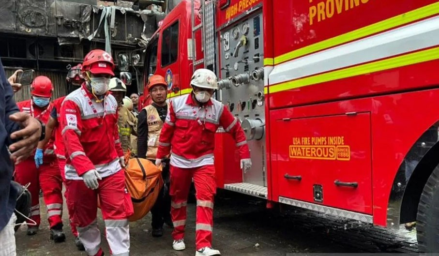 evakuasi jenazah1 evakuasi jenazah1