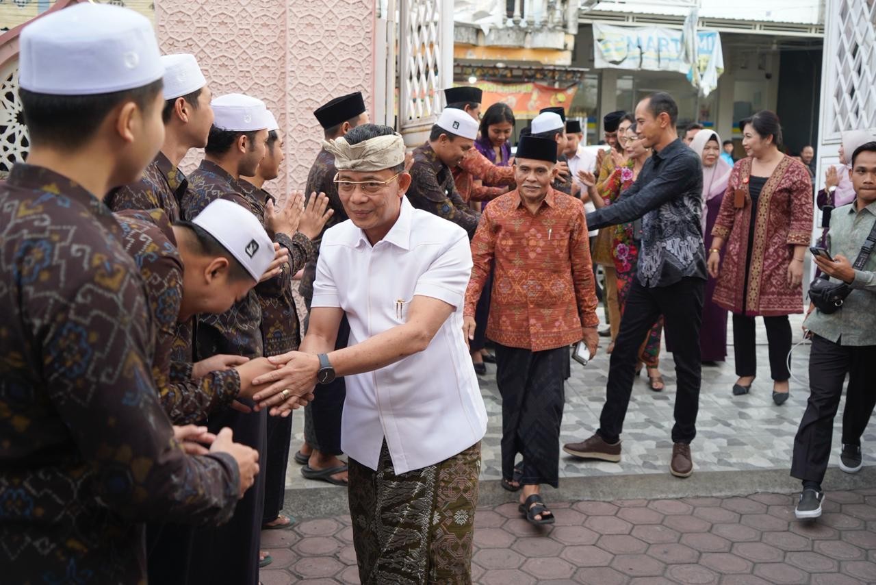 bupati dan wabup buka puasa di kampung gelgel