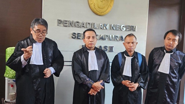 tim pengacara