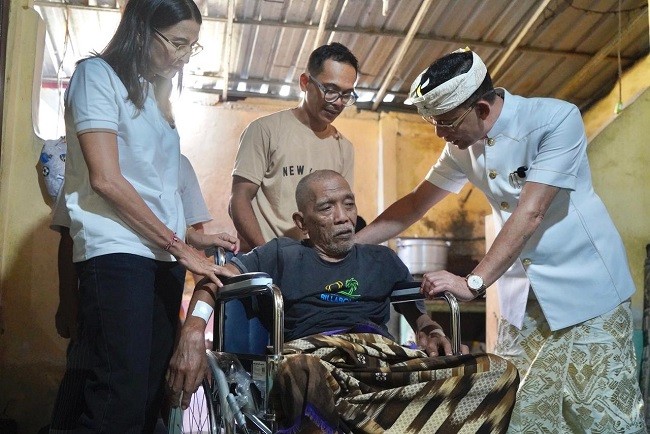 bantuan sosial