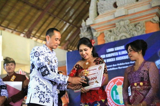 lomba karaoke