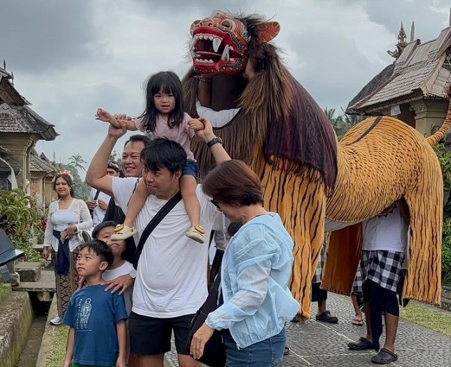 atraksi barong1