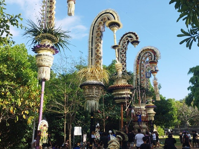 penjor1