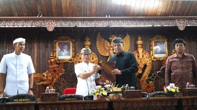 rapat paripurna