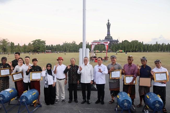 apel pilah sampah1