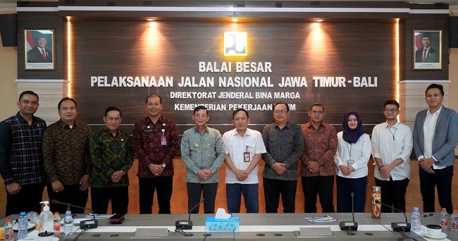 empat proyek empat proyek
