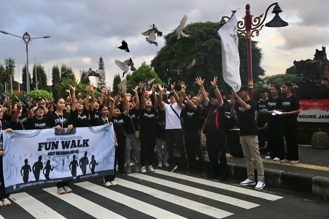 jalan santai jalan santai