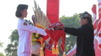 penurunan bendera1