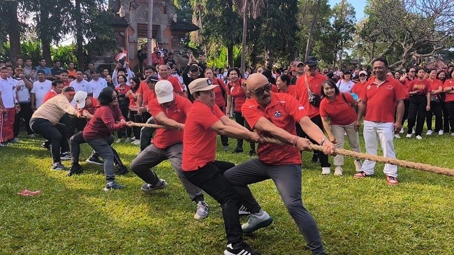 tarik tambang1