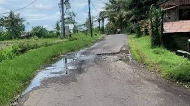 jalan desa apuan1