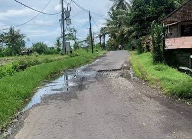jalan desa apuan1