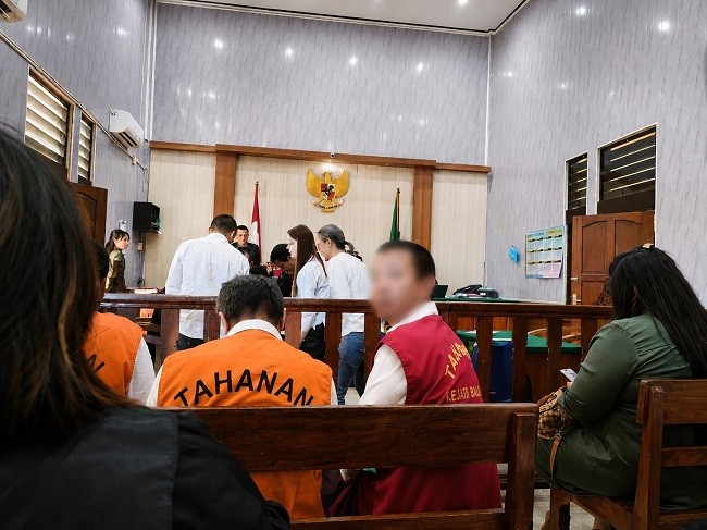 sidang wna1