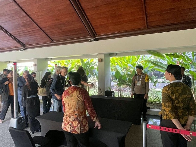 pintu masuk1 pintu masuk1