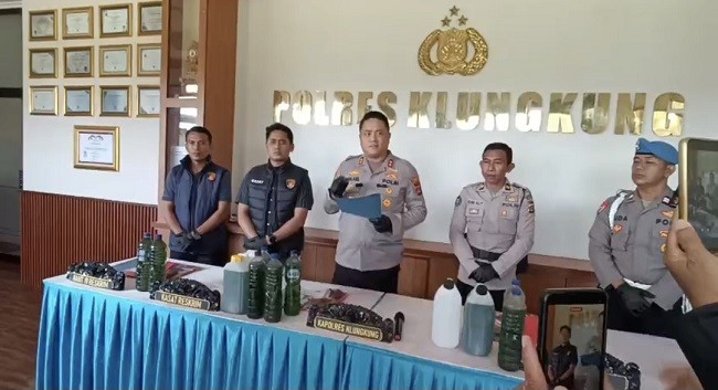 tiga pelaku