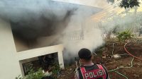vila terbakar